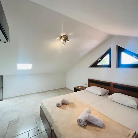Vila Golf Residance'da Ozel Havuzlu Jakuzili Vlla