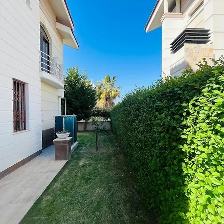 Golf Residance'da Ozel Havuzlu Jakuzili Vlla Vila Belek