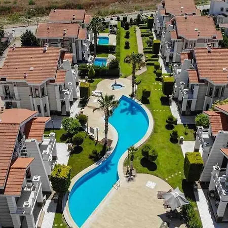 Vila Golf Residance'da Ozel Havuzlu Jakuzili Vlla