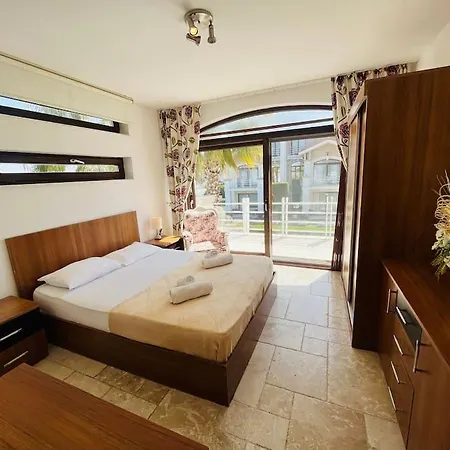Golf Residance'da Ozel Havuzlu Jakuzili Vlla * Belek