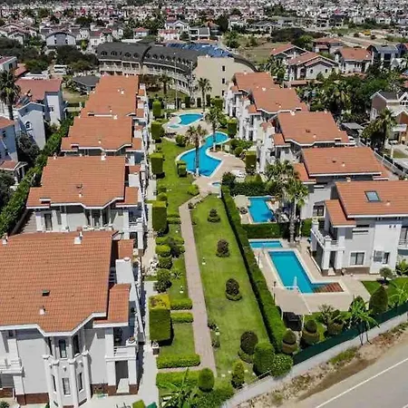 Golf Residance'da Ozel Havuzlu Jakuzili Vlla Vila *