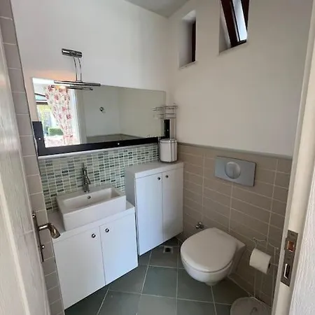 Vila Golf Residance'da Ozel Havuzlu Jakuzili Vlla *