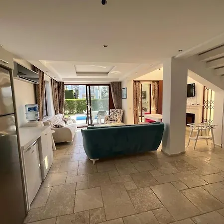 Golf Residance'da Ozel Havuzlu Jakuzili Vlla Vila Belek